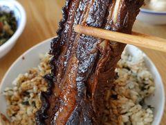 走油肉菜饭-谈灵农家柴爿菜饭