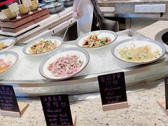 自助取餐区-咖啡苑自助餐厅·中国大饭店