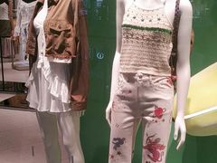 -URBAN REVIVO(七宝领展广场店)