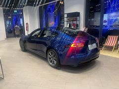 -TESLA 特斯拉(上海太古汇体验店)