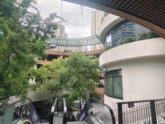 -瑞虹新天地月亮湾