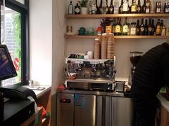 -WOW coffee