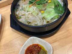 肥牛米线-灵芝妹子海鲜米线(香炉礁山姆店)
