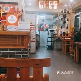 本来想吃旁边那家饭店，结果没开门，就想随便找一系家