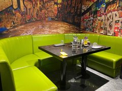 卡座-最先生·烧烤·火锅·音乐聚会餐厅(大悦城店)