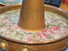 -洞庭洲·防空洞火锅·铜锅涮肉·烧烤(新百广场店)