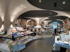 -钟书阁(珍园店)