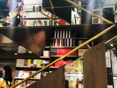 -钟书阁(群光广场店)