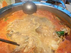 -野山舂·贵州现舂酸汤火锅(鸿通城店)