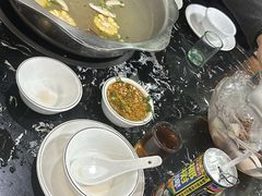 -牛一煲美食(江高店)