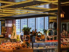 -大中华希尔顿酒店-念自助餐·嗨啤·小龙虾
