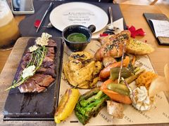 -Mark&Mars Restaurant