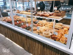 -焙丽拾光(麦凯乐直营店)