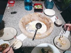 -云荷里·蒸汽石锅鱼·云南菜(中发百旺店)