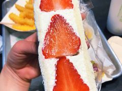 草莓三明治-Fruwich果明治(西单更新场店)