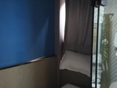 -上海泊客小栈(虹桥娄山关路地铁站店)