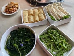-左庭右院鲜牛肉火锅(浦江欢乐颂店)