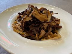 -湖庭壹品鸭王·传统北京烤鸭·别墅私房菜·庭院宵夜(江宁店)