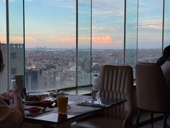 -荣誉国际酒店-云顶旋转餐厅