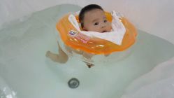 -嗨贝亲子游泳馆