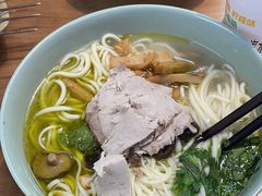 -亮亮面馆(经六路店)