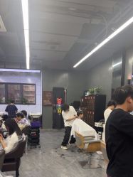 -藤野造型烫发染发