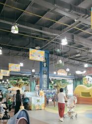 -维佳童话镇演出现场(徐东店)