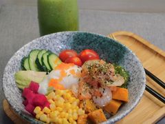三文鱼大虾双拼波奇饭-Miss Fresh轻食(南京西路店)