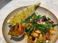 叁巴酱大虾鸡肉炒饭配炙烤菠萝-gaga(深圳福田星河COCO Park店)