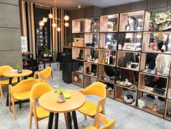 -onlygirl摄影美学馆高端定制(江滩店)