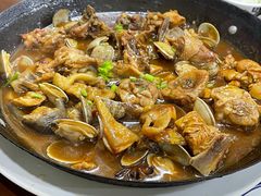 铁锅蛤蜊鸡-公寓家常菜馆(海军博物馆店)