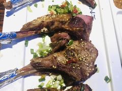 苏尼特金质烤羊排-三个蒙古大叔羊肉串(大宁店)