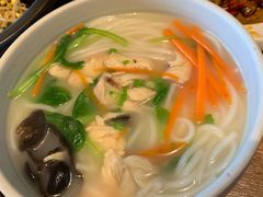 -云海肴·汽锅鸡·云南菜(天山百盛优客店)