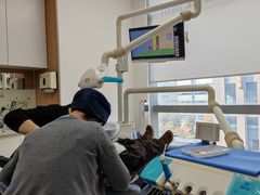 -瑞尔齿科(上海长风大悦城店)