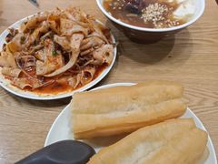 -三好食堂(煎饺·馄饨·肉饼米线·盛世广场店)