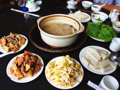 -东巴谷野生菌火锅餐厅