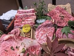 -山川小町·极番烧肉(新地假日广场店)