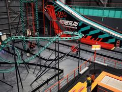 -极限PLAY运动娱乐新世界·团建派对潮玩休闲馆·室内蹦极高空游乐园