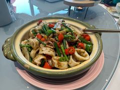蒜香鱿鱼煲年糕-甜阿姨·天台花园私房菜(万松园店)