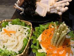 -湊湊火锅·茶憩(新中关购物中心店)