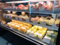 -红宝石·鲜奶小方·海派西点房(金杨店)
