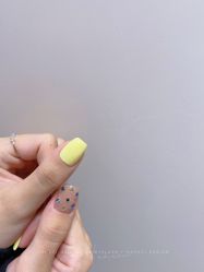 -花岐款式专研健康美甲沙龙