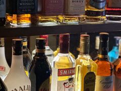 -丽纳尔斯酒吧咖啡LENORE’S BAR(三经街店)