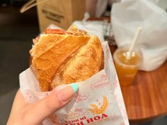 -Bánh Mì Huynh Hoa