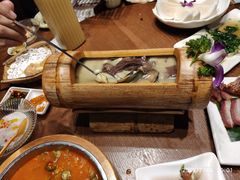 -老滇山寨•云南特色菜•地方菜•民族风情歌舞表演(金碧店)