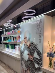 -AKOZO Beauty Salon