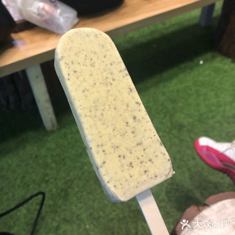 现在一身道服都敢来合生汇了野人牧坊的芝士乳酪太甜了