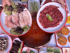 -毛辣果·贵州红酸汤牛肉火锅(西单店)