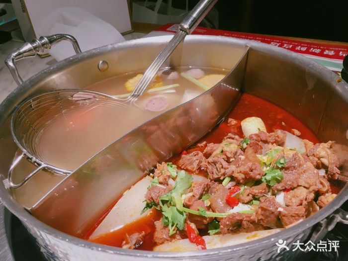 左庭右院鲜牛肉火锅(南京德基店)特色鲜牛腩鸳鸯锅图片
