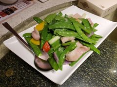 豬頸肉炒荷蘭豆-顺轩海鲜火锅酒家